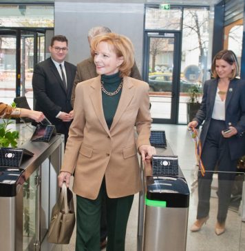 Custodele Coroanei şi Principele Radu au vizitat noul sediu Google din Capitală – FOTO