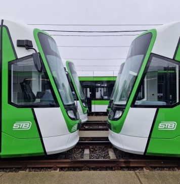 Noile tramvaie circulă prin București. De ce schimbări beneficiază călătorii