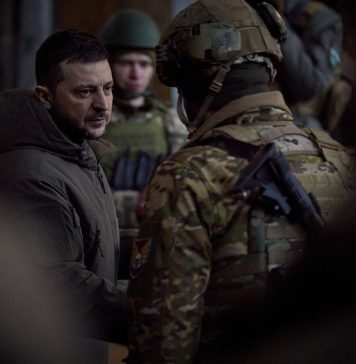Volodimir Zelenski, după vizita la Bahmut: Susţineţi această fortăreaţă, zdrenţuită, dar necucerită