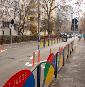 Primul sistem de „debarcare/ îmbarcare” în fața școlii, montat în Sectorul 2 – FOTO