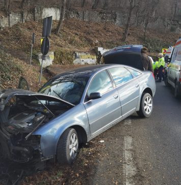 Accident pe DN1, în localitatea Posada în care au fost implicate 2 autoturisme / Se circulă în condiţii de aglomeraţie şi între staţiunile Predeal şi Buşteni- FOTO