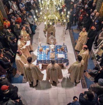 Episcopul Maramureșului, PS Iustin, a criticat tentativa a introduce în școli „ideologiile progresiste, neomarxiste și globaliste, spre a ne alinia la proiectul noii lumi globale”, cu aluzie la Klaus Iohannis