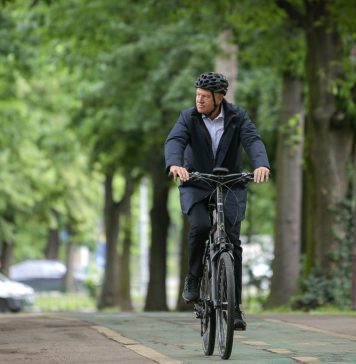 Jurnalistul Ionuţ Cristache: Iohannis, o mare pagină goală in istoria acestei ţări!