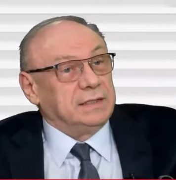 Preşedintele Curţii Constituţionale, Marian Enache: Ziua Naţională a României înseamnă nu doar unitatea întregului popor, dar şi o moştenire şi o datorie a noastră de a continua, şi cu mai multă fermitate, dezvoltarea şi modernizarea societăţii