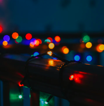 Cât plătesc primăriile din București și din marile orașe din țară pentru luminițele de Crăciun