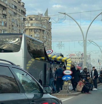 Pasagerii autocarului implicat în accidentul de la Pasajul Unirii vor da în judecată autorităţile din Bucureşti şi agenţiile de turism