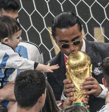 FIFA anchetează intrarea pe teren după finala Cupei Mondiale a Salt Bae