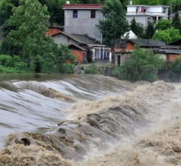 Risc crescut de inundații în judeţele Hunedoara şi Arad