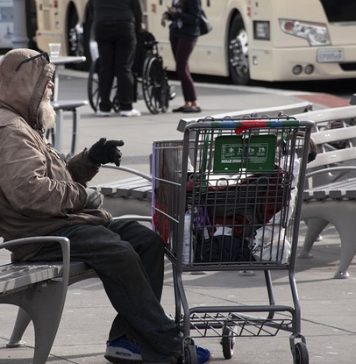 Guvernul anunță o strategie pentru persoanele fără adăpost. Ce prevede aceasta