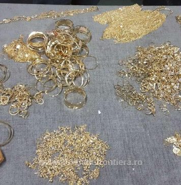 Peste cinci kilograme de bijuterii care par a fi din aur, descoperite de polițiștii de frontieră giurgiuveni – VIDEO