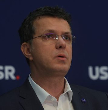 USR îi cere preşedintelui Klaus Iohannis să îşi precizeze de urgenţă poziţia faţă de ”menţinerea într-o funcţie publică de nivel înalt a unui plagiator dovedit”