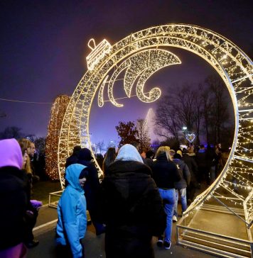 FOTO/ Luminițele de Crăciun din Sectorul 6 vor fi stinse începând de luni