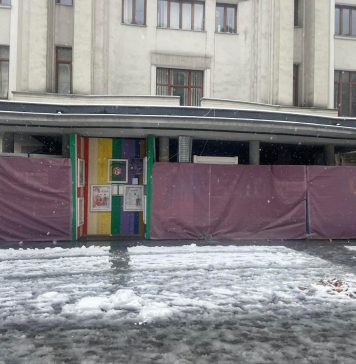 Alexandru Petrescu (PSD): Teatrul Ion Creangă s-a închis pentru renovare şi închis a rămas