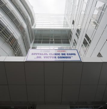 Inspectorii sanitari vor merge în control la Spitalul Gomoiu, după ce unei fetiţe i s-ar fi ars corneea/ Asistentul implicat a demisionat