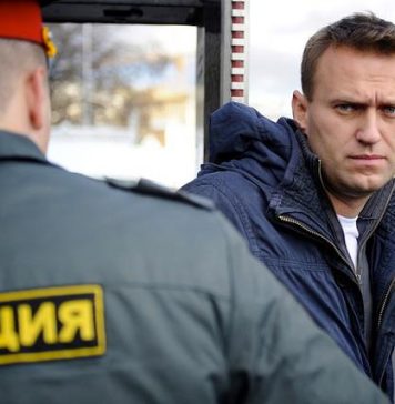 Zeci de medici ruşi îi cer lui Putin să oprească abuzurile împotriva lui Navalnîi