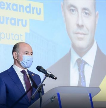 Liberalul Alexandru Muraru cere excluderea din PNL a trei consilieri din Sectorul 2, care au votat alături de PSD şi AUR împotriva desfiinţării bustului lui Mircea Vulcănescu