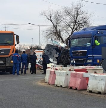Giurgiu: Ambulanţă care transporta un pacient, implicată într-un accident rutier – FOTO