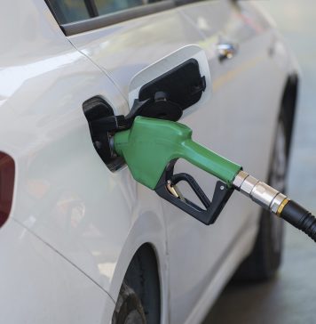 De ce se mai poate face plinul la benzinăriile Lukoil România în ciuda sancțiunilor internaționale?