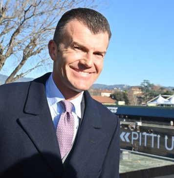 Italian senior official Silli meets local Italian community, Romanian MPs on visit to Bucharest