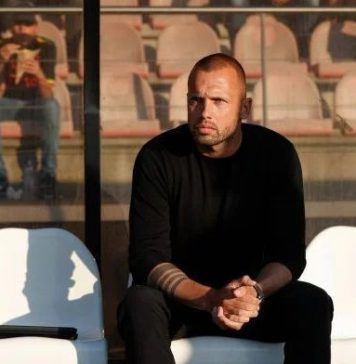 John Heitinga a debutat cu o victorie pe banca tehnică a lui Ajax, 4-1 cu Excelsior