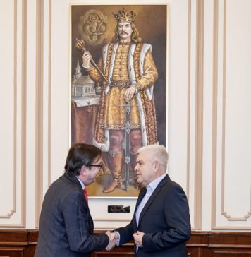 Romanian Defense Minister, meeting with Spanish ambassador. Discussions about security situation and support for Ukraine