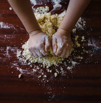 Făina de greiere a apărut în România. Un kilogram costă aproape o mie de lei