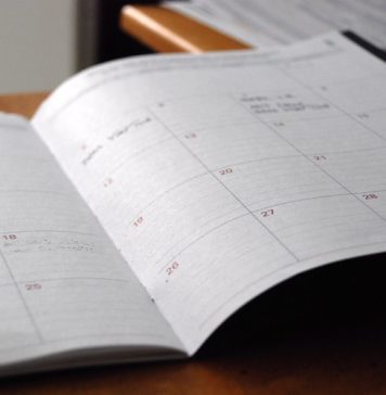 O nouă minivacanță de patru zile pentru bugetari. Ce variante au angajații care nu își pot lua liber