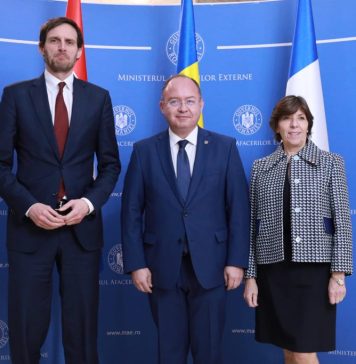 French foreign affairs minister: We must help Ukraine to defend itself. Moment of dialogue will come