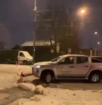 Primăria Sectorului 5: ”Suntem în alertă 24 de ore din 24 și acționăm pentru combaterea poleiului și a zăpezii!” – VIDEO