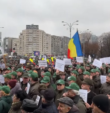 Peste 5.000 de silvicultori protestează în Piața Victoriei împotriva ”tentativei de privatizare” a pădurilor – VIDEO