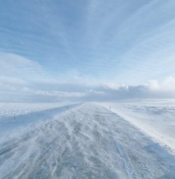 Situația drumurilor din țară la ora 11:00. Vizibilitate redusă pe A1, din cauza ceţii. Lista drumurilor naționale închise