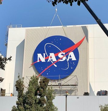 Colaj foto publicat de NASA cu imagini surprinse de roverul Perseverance pe Marte