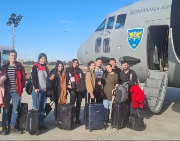 MAE: Alţi 10 români au revenit în ţară din Turcia. 31 de persoane au fost repatriate până în prezent