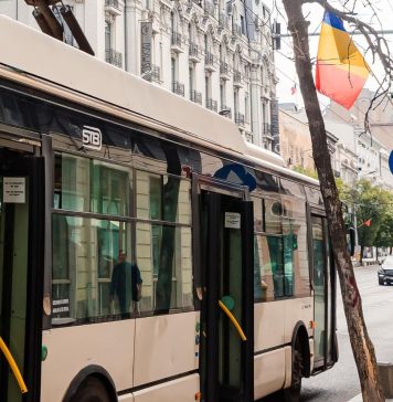 Nicuşor Dan: 968 de staţii de transport public din Capitală vor avea panouri digitale pe care vor fi afişate informaţii în timp real, referitoare la organizarea şi programul de circulaţie al vehiculelor