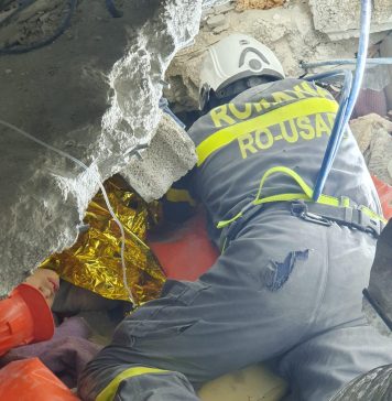 VIDEO Salvatorii români din Turcia au salvat o femeie de sub dărâmături