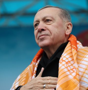 45 de state vor să ajute Turcia după cutremure, anunţă Erdogan. 3.000 de clădiri s-au surpat în cutremur, soldat cu 912 morţi şi 5.400 de răniţi, iar 2.470 de oameni au fost salvaţi în Turcia
