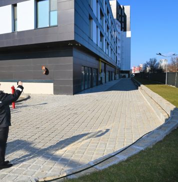 Sectorul 2: Amendă de 1.000 de lei pentru amenajarea ilegală a unei alei în spatele unui bloc