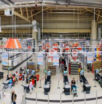 Auchan introduce case 100% self-scan, iar casierii vor avea un nou job: consilier pentru clienți