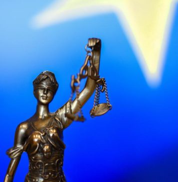 Cehia: Curtea Constituţională confirmă condamnarea autorului unei comparaţii cu lagărele naziste