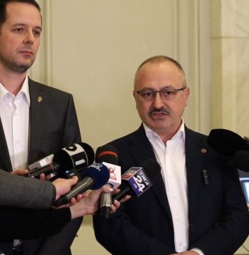 VIDEO Moțiunea simplă împotriva ministrului Lucian Bode, depusă în Parlament. Antonel Tănase: România nu va intra în Schengen atâta vreme cât el va gira afacerile acestui minister important