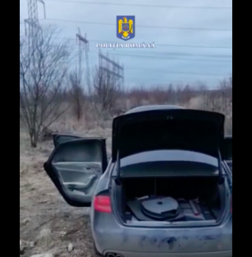 Femeie închisă în portbagajul unei mașini incendiate în Capitală. Cum a fost salvată de polițiști și de operatorii 112