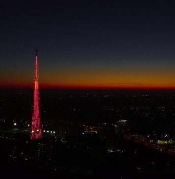 STS: Peste 60 de sedii ale autorităţilor publice central eşi locale, instituţii de cultură şi obiective turistice, iluminate în roşu pentru a marca importanţa Serviciului 112