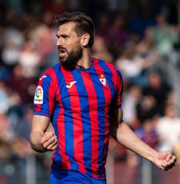 Atacantul spaniol Fernando Llorente a agăţat ghetele în cui, la 37 de ani