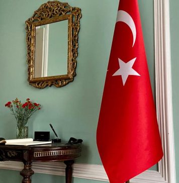 Ambasada Turciei și Asociația Oamenilor de Afaceri Turci din România adună bani și haine pentru cei afectați de cutremure