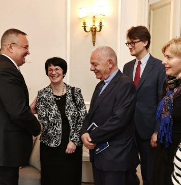 PM Ciuca meets EU national ambassadors, says Romania’s accession to Schengen remains a priority