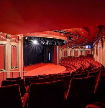 Teatrul Metropolis îşi va putea desfăşura în continuare gratuit activitatea în clădirea de pe strada Mihai Eminescu