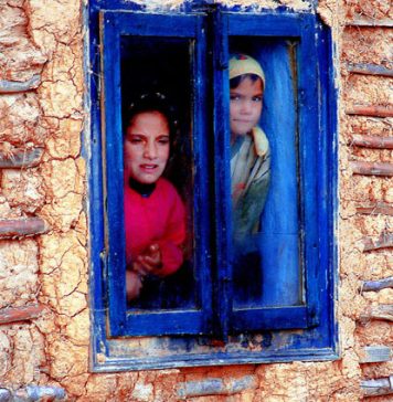 Autointitulatul rege al romilor, Dorin Cioabă, vrea să dea în judecată Biserica Ortodoxă Română pentru că ar fi deținut robi din această etnie