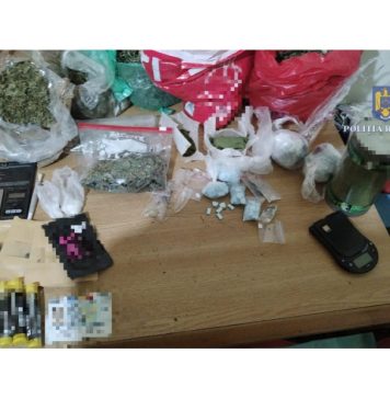 Apartament transformat în laborator de droguri de un bucureștean
