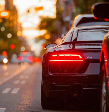 Autoturismele de lux second hand aduse în România, verificate de ANAF