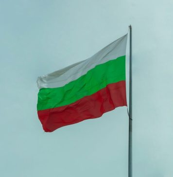 Agricultorii bulgari blochează o şosea în apopierea oraşului Ruse şi cer interzicerea importurilor de grâu din Ucraina